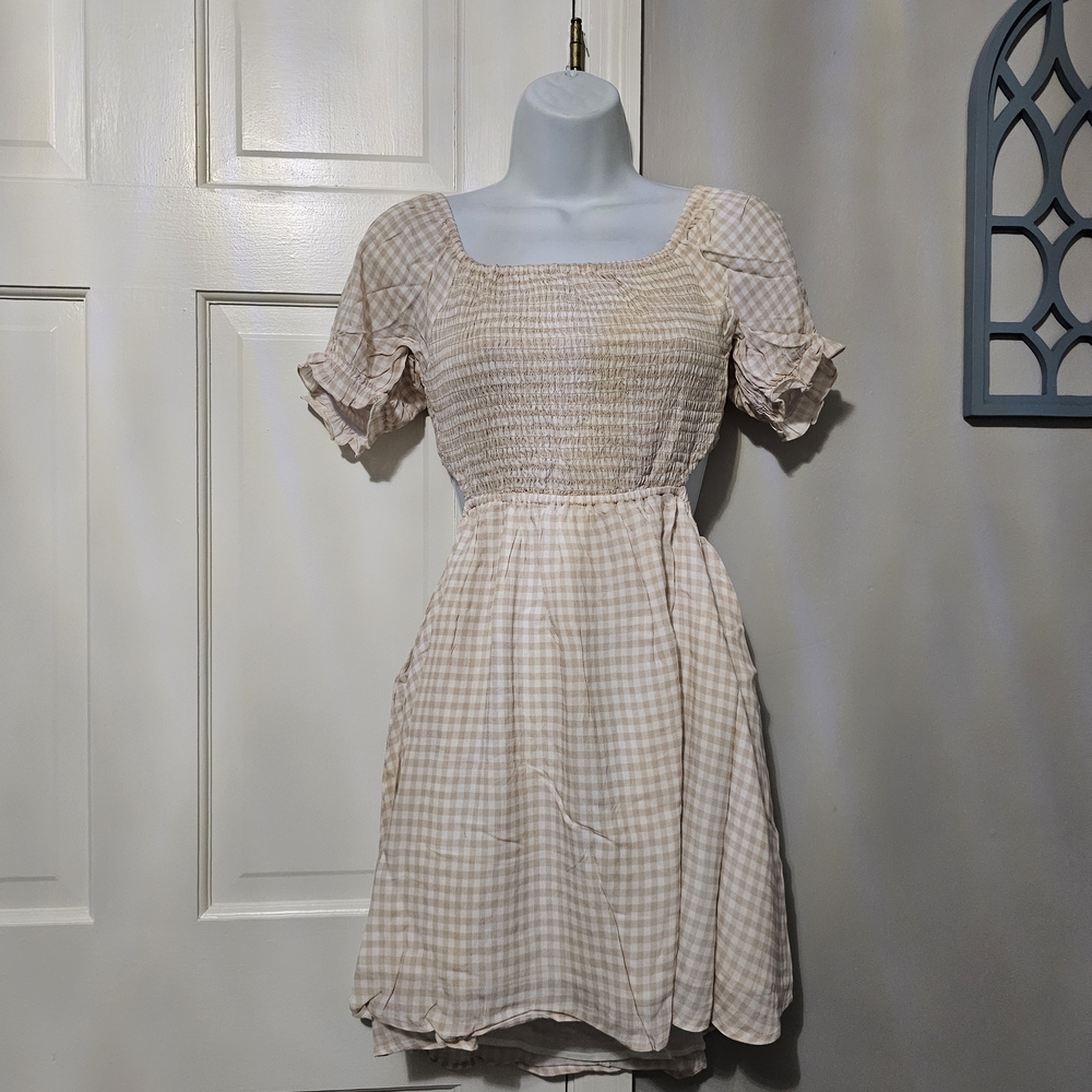 Elegant Cream Gingham Dress - Picture 1 of 4